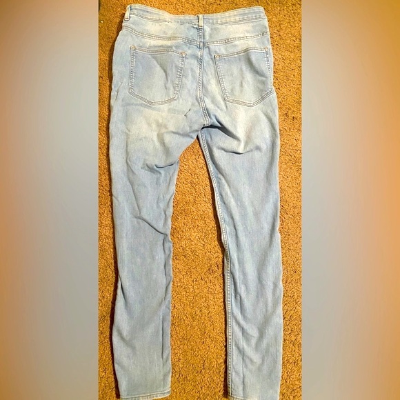 Women’s Ripped Jeans - Picture 3 of 5